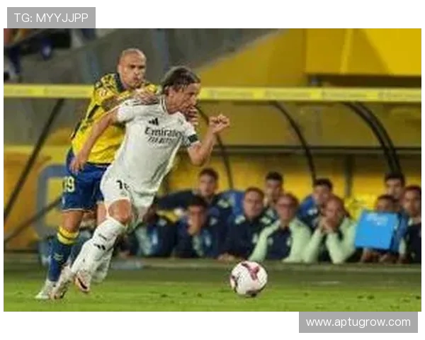 维尼修斯坚定捍卫皇马身份：国家德比永远充满激情与对抗